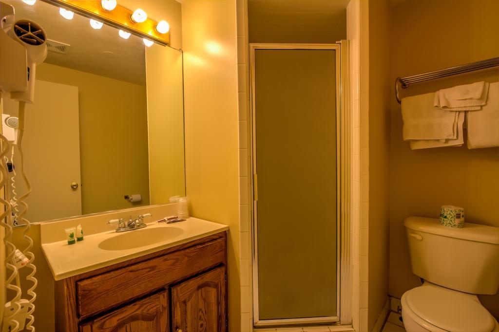 Galaxie Motel Brigham City Room photo