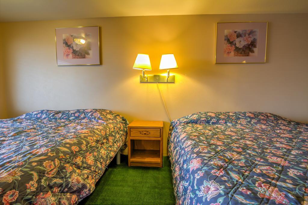Galaxie Motel Brigham City Room photo
